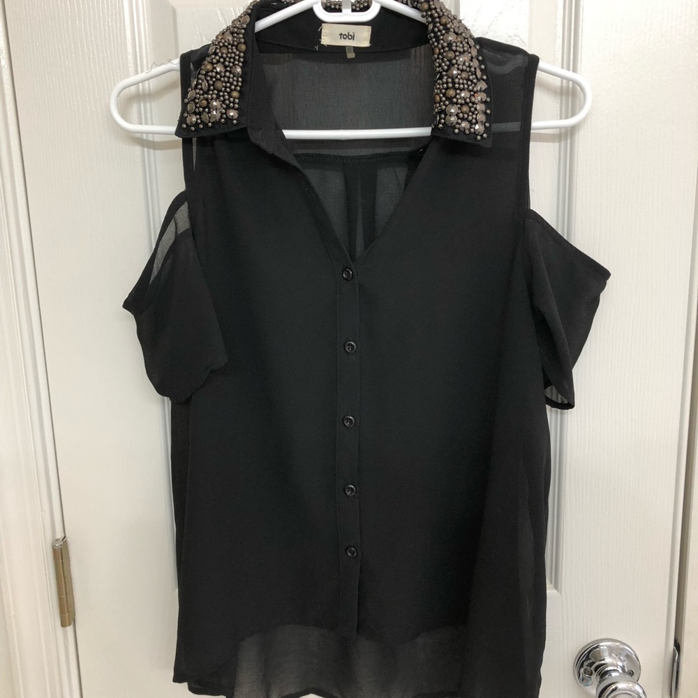 Black top with beads